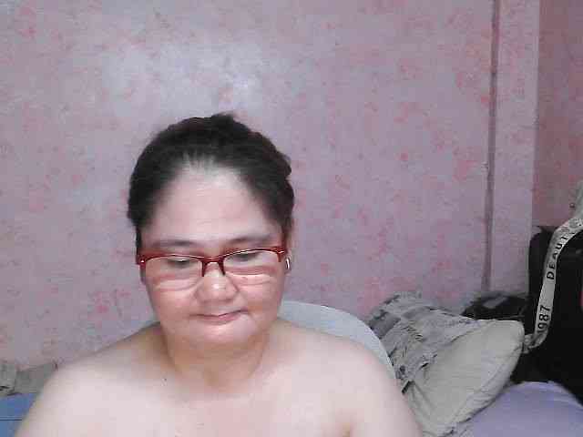 NICEtitspinay webcam