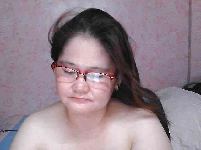 NICEtitspinay webcam