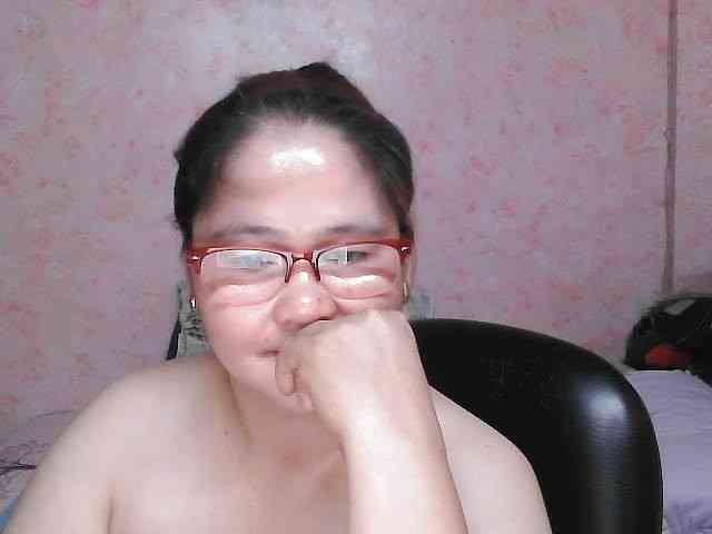 NICEtitspinay webcam