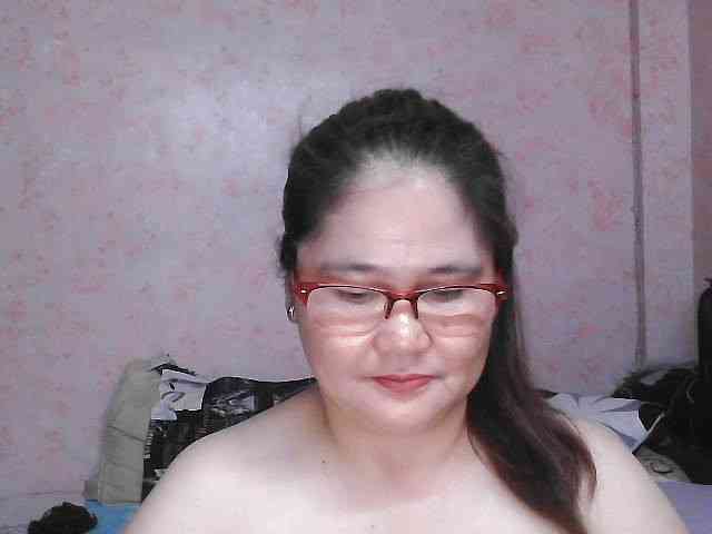 NICEtitspinay webcam