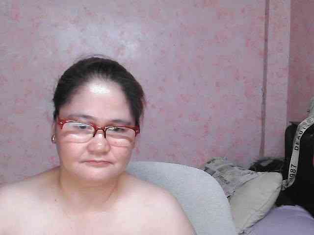NICEtitspinay webcam