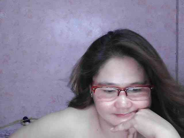 NICEtitspinay webcam