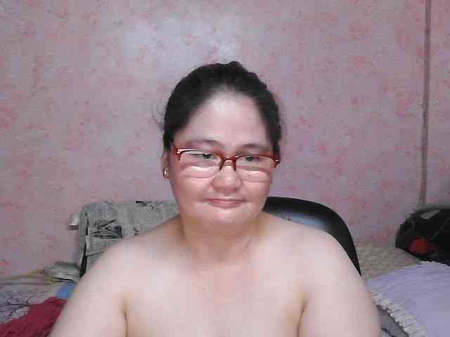 NICEtitspinay webcam
