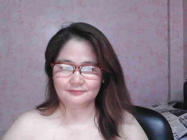 NICEtitspinay webcam