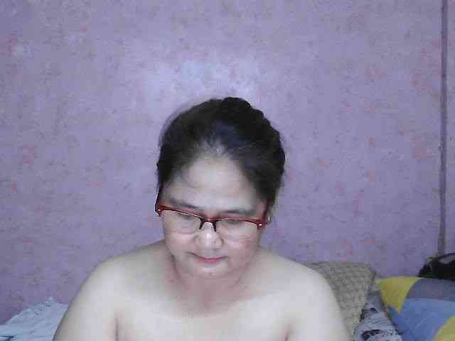 NICEtitspinay webcam