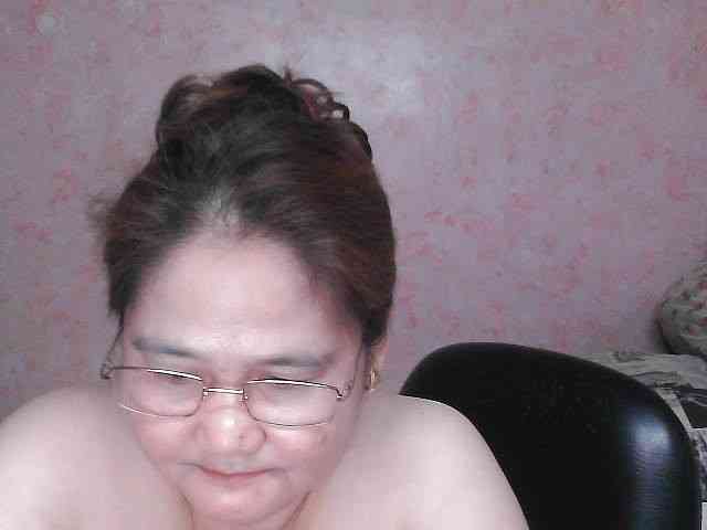 NICEtitspinay webcam