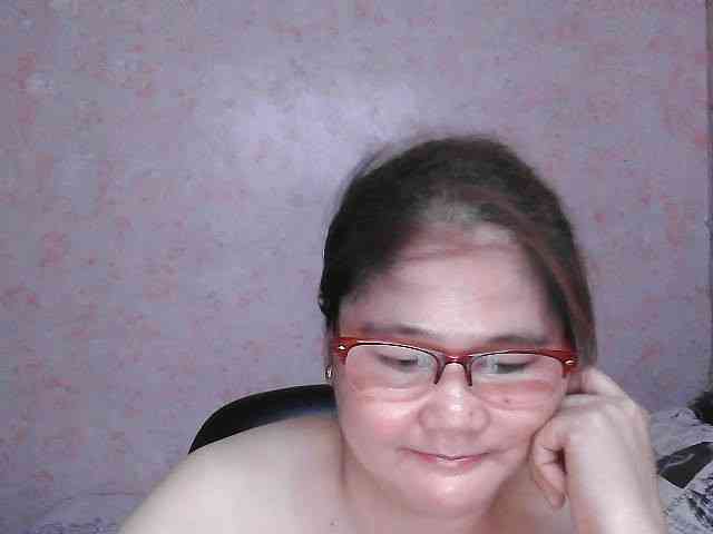 NICEtitspinay webcam