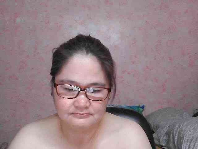 NICEtitspinay webcam