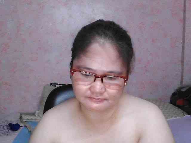 NICEtitspinay webcam