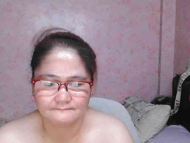NICEtitspinay webcam