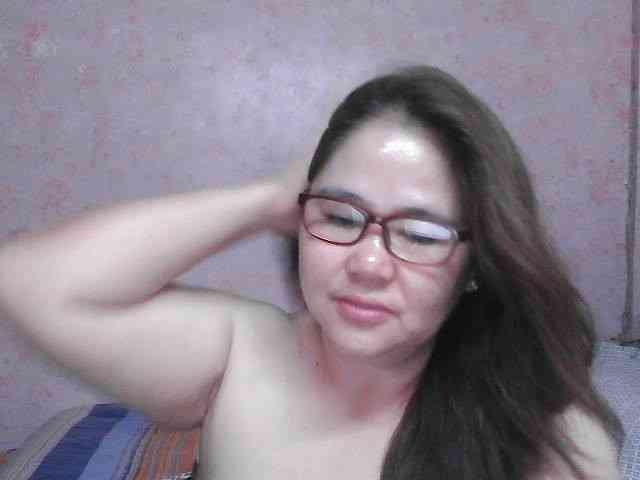 NICEtitspinay Live Webcam on BongaCams