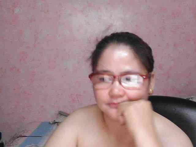 NICEtitspinay webcam