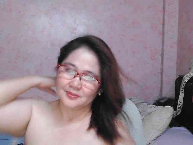 NICEtitspinay webcam