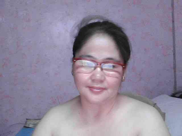 NICEtitspinay webcam