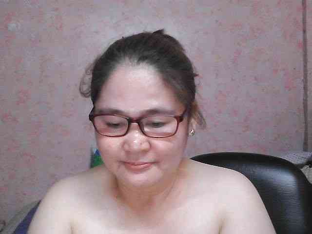 NICEtitspinay webcam