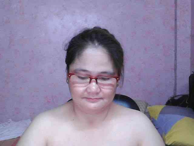 NICEtitspinay webcam