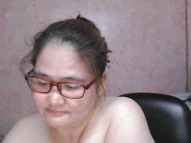 NICEtitspinay webcam