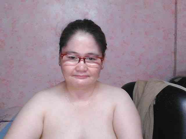 NICEtitspinay webcam