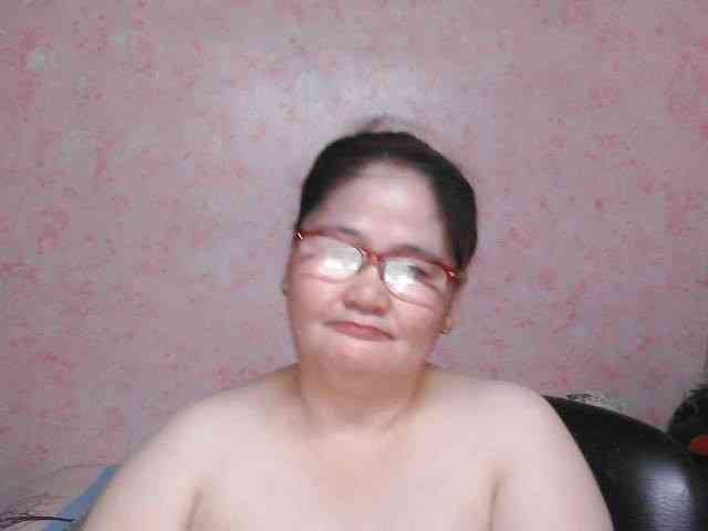 NICEtitspinay webcam