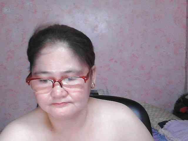 NICEtitspinay webcam
