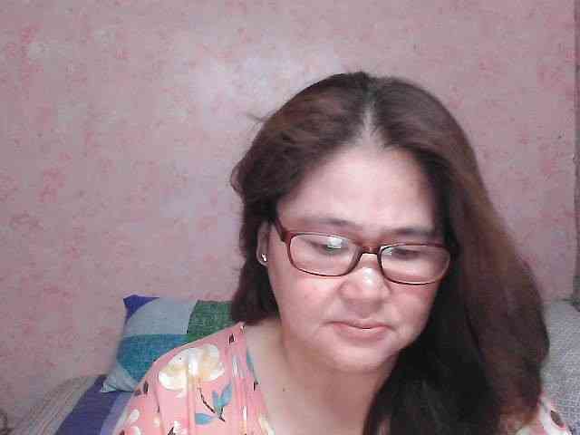 NICEtitspinay webcam