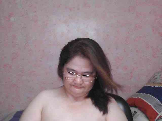 NICEtitspinay webcam