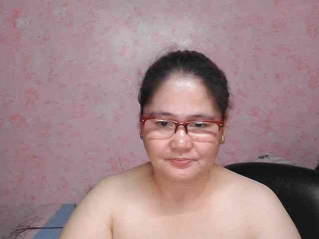NICEtitspinay webcam