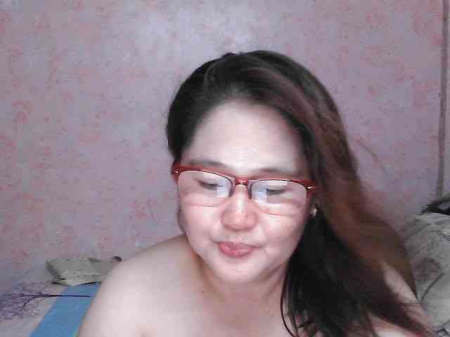 NICEtitspinay webcam