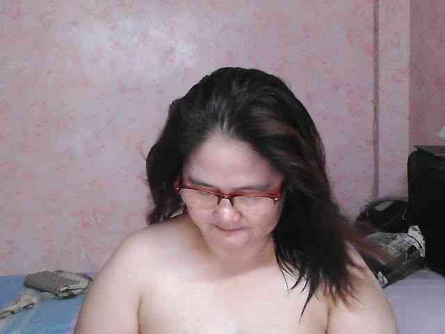 NICEtitspinay webcam