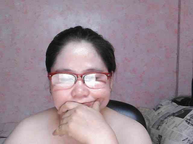 NICEtitspinay webcam
