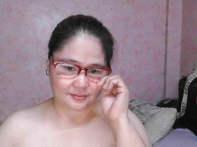 NICEtitspinay webcam