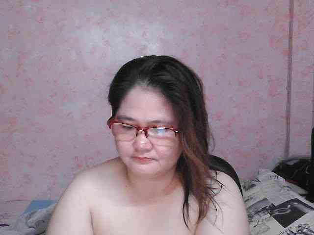 NICEtitspinay webcam