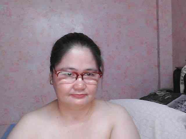 NICEtitspinay webcam
