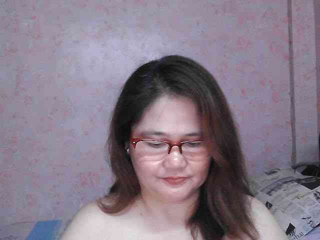 NICEtitspinay webcam
