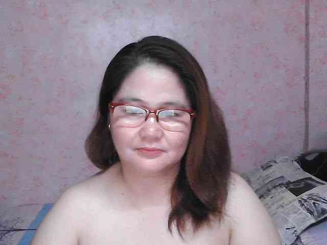 NICEtitspinay webcam