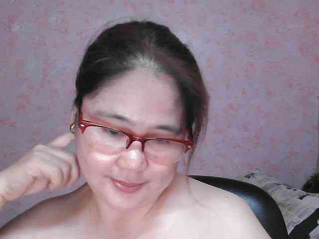 NICEtitspinay webcam