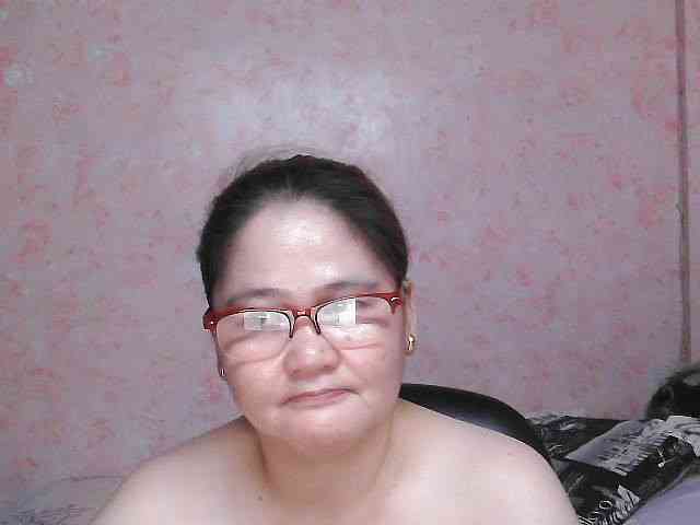 NICEtitspinay webcam