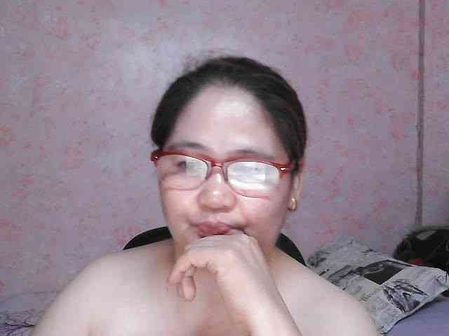 NICEtitspinay webcam