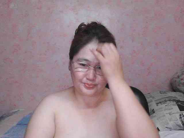 NICEtitspinay webcam