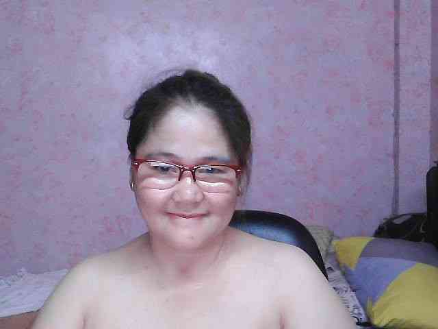 NICEtitspinay webcam