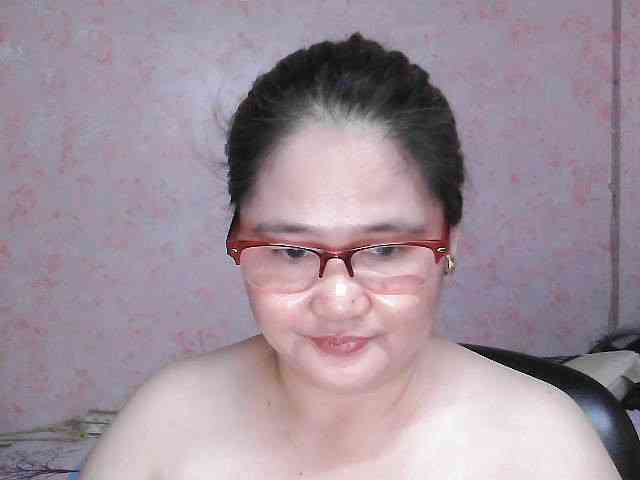 NICEtitspinay webcam
