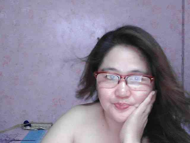NICEtitspinay webcam