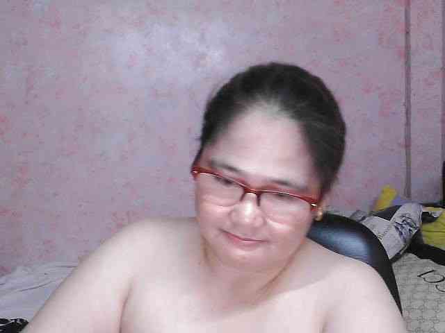 NICEtitspinay webcam