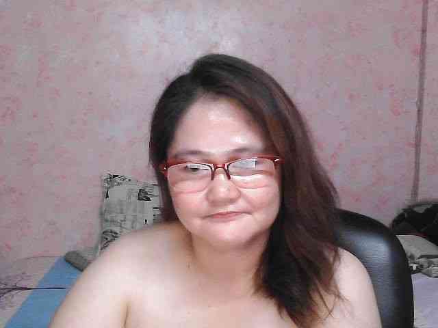 NICEtitspinay webcam
