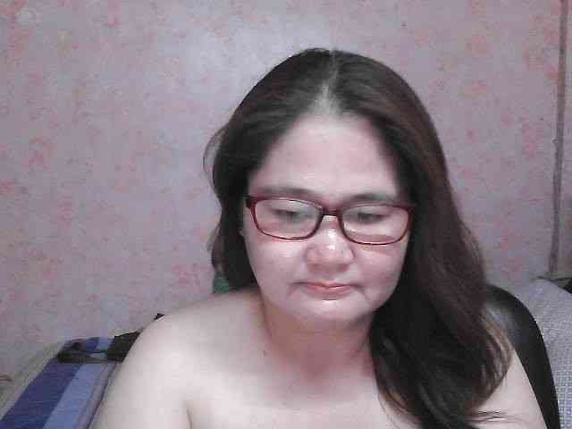 NICEtitspinay webcam