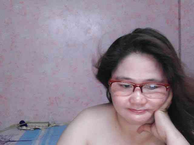 NICEtitspinay webcam