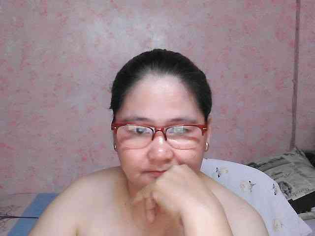 NICEtitspinay webcam