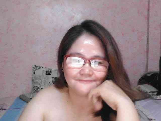 NICEtitspinay webcam