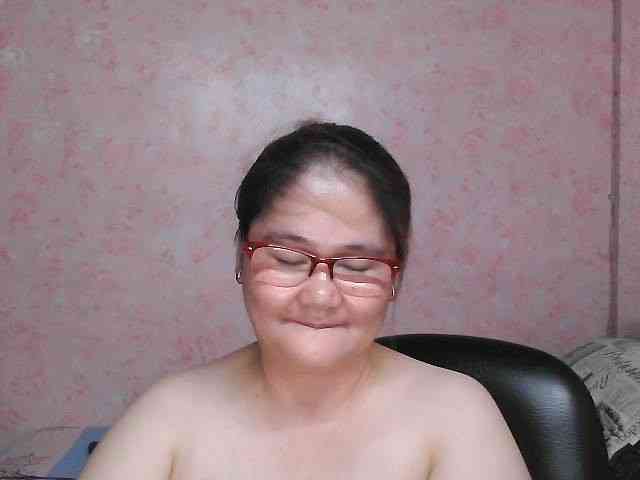 NICEtitspinay webcam