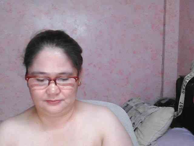 NICEtitspinay webcam